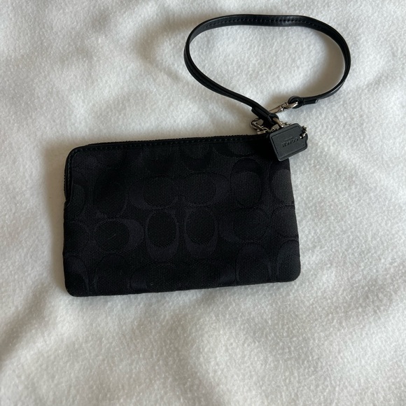 Coach black hand wallet - Picture 2 of 7